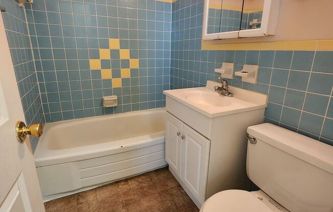 1 bed, 1 bath, 454 sqft, $1,275, Unit D-31