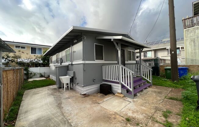For Rent - 3046C Harding Ave. Honolulu, HI 96816