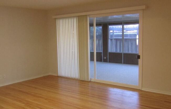 SPACIOUS 3BED, 2 BATH IN EXCELLENT SANTA CLARA NEIGHBORHOOD. MUST SEE!