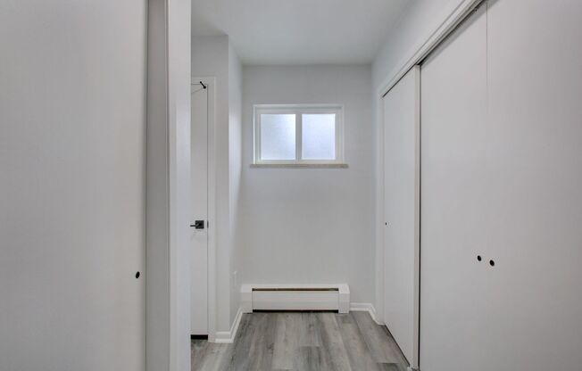 Studio, 1 bath, 380 sqft, $1,120, Unit Unit 7