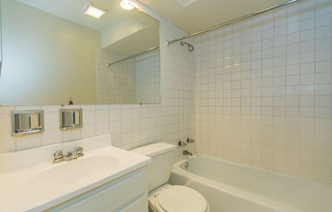 Studio, 1 bath, 400 sqft, $1,315, Unit 312