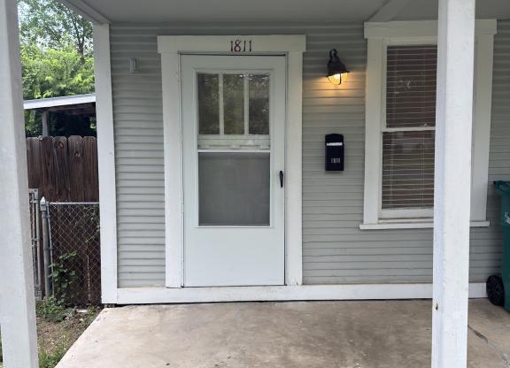 1811 MCKINLEY AVE