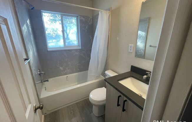 2366 EMPORIA ST