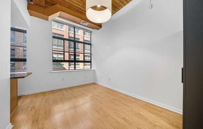 1 bed, 1 bath, 440 sqft, $2,100, Unit U106