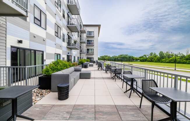 the preserve at ballantyne commons community patio with tables and chairs