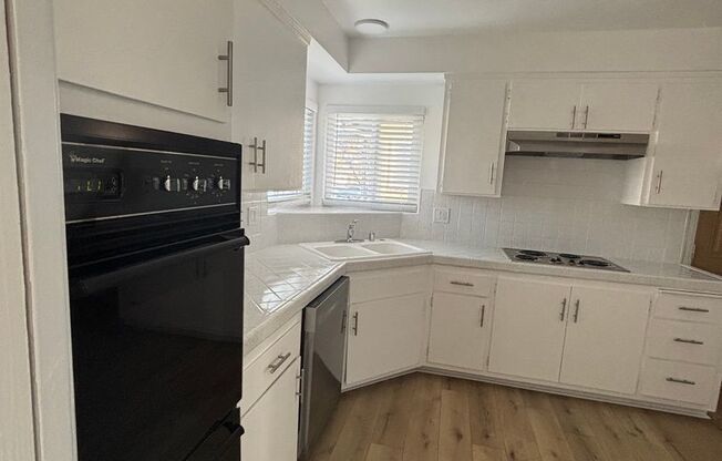Charming 3 Bedroom 2 bath House in Torrance - with washer and dryer hookups and private patio !!!!!