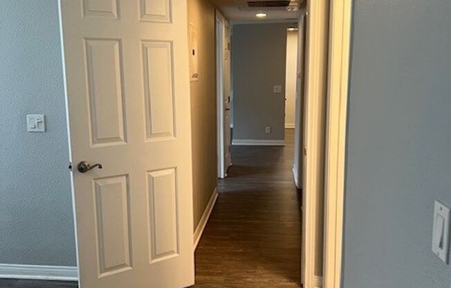 2 beds, 2 baths, 850 sqft, $2,955, Unit 839-05