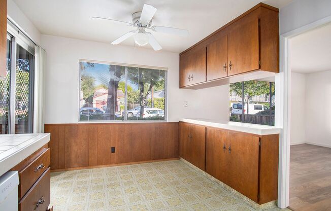 2 beds, 1 bath, $2,550, Unit 1415 Morton St. #A