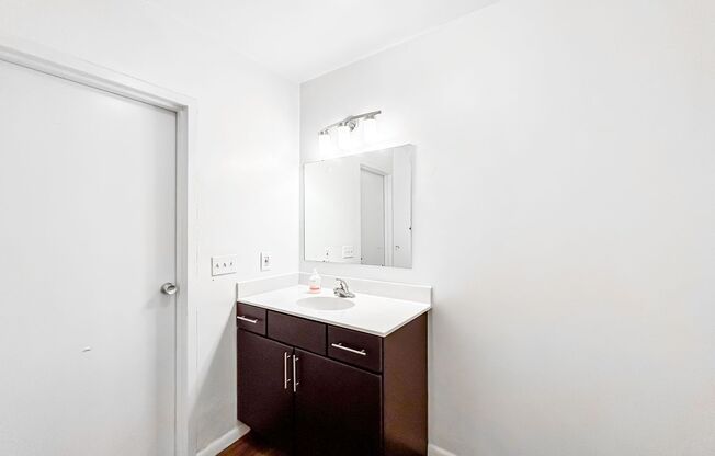 Studio, 1 bath, 400 sqft, $899, Unit 207