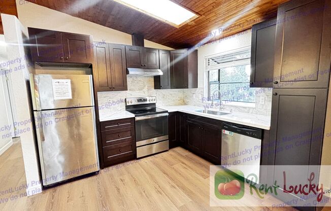 JUST RENOVATED! Great 4 Bedroom House in Spectacular Sammamish Neighborhood!!