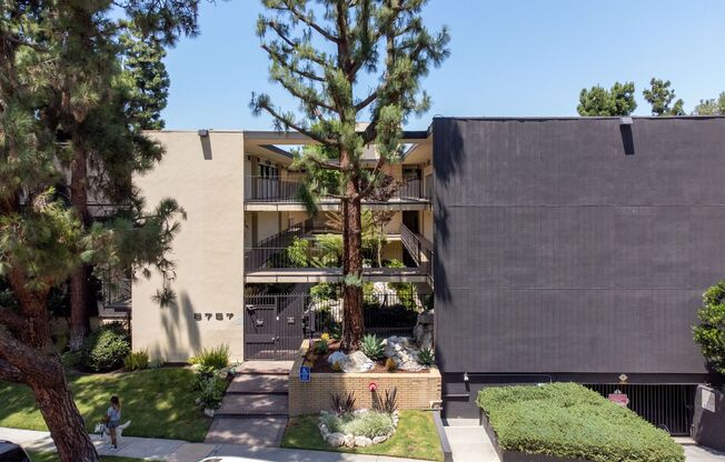 2 beds, 2 baths, 1,045 sqft, $3,095, Unit 026