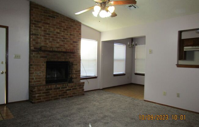 2 beds, 1.5 baths, $825