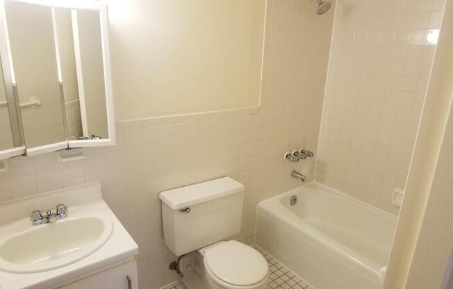 1 bed, 1.5 baths, $3,449, Unit 7-D