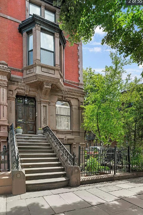 1 E 129 ST