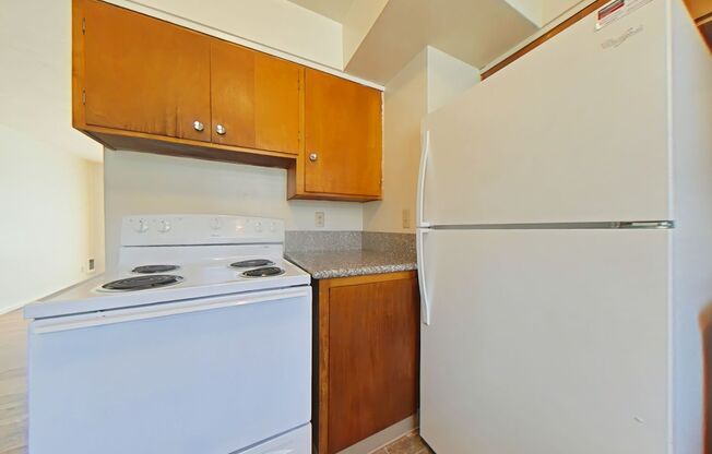 2 Bedroom Duplex ~ Close to Campus