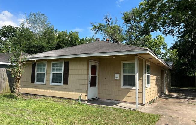 5006 CHENNAULT RD