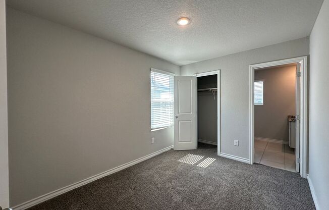 3 beds, 2.5 baths, $1,350, Unit 101*