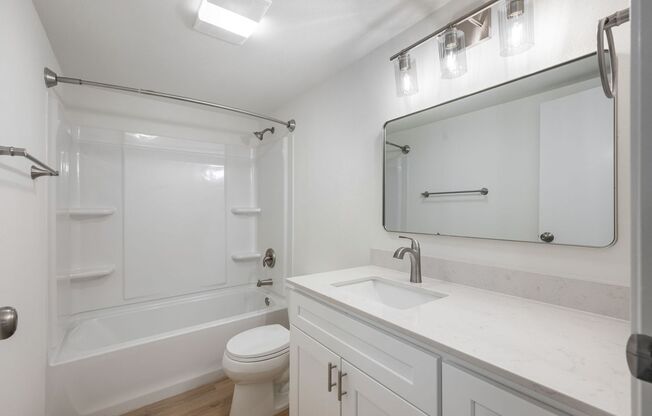 2 beds, 1 bath, 815 sqft, $2,085, Unit 308