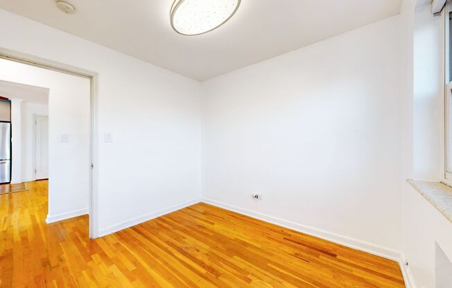 2 beds, 1 bath, $1,650, Unit 505 Haberman