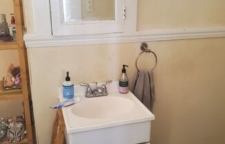 1 bed, 1 bath, 750 sqft, $1,350, Unit #10
