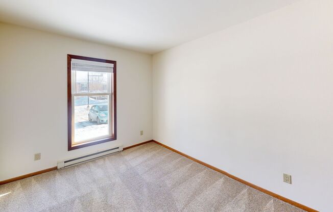 2 beds, 1 bath, 965 sqft, $1,660, Unit 7717CB