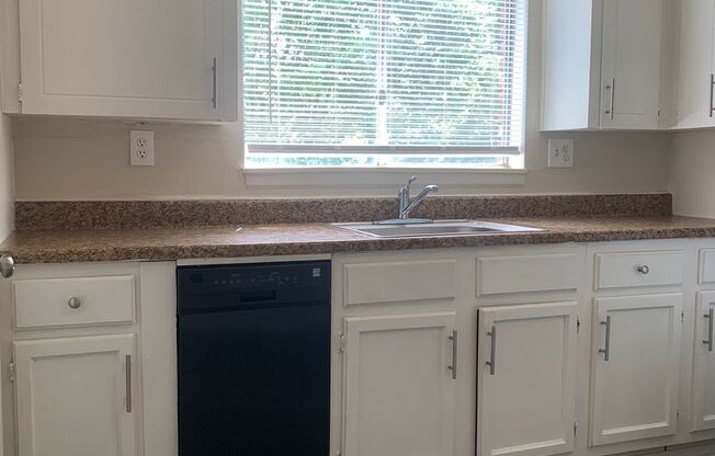 2 beds, 1 bath, 700 sqft, $880, Unit 9147