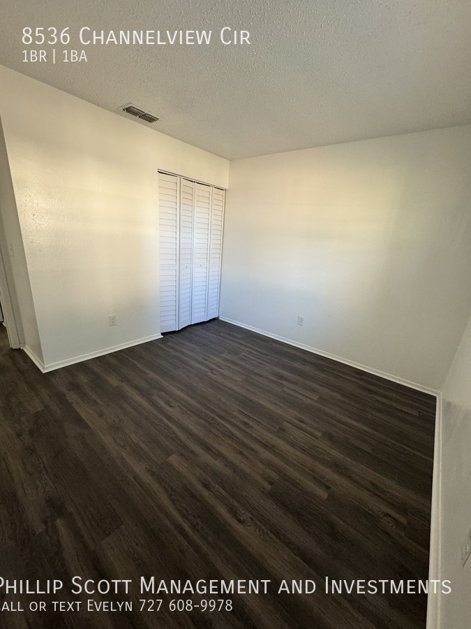 8536 CHANNELVIEW CIR