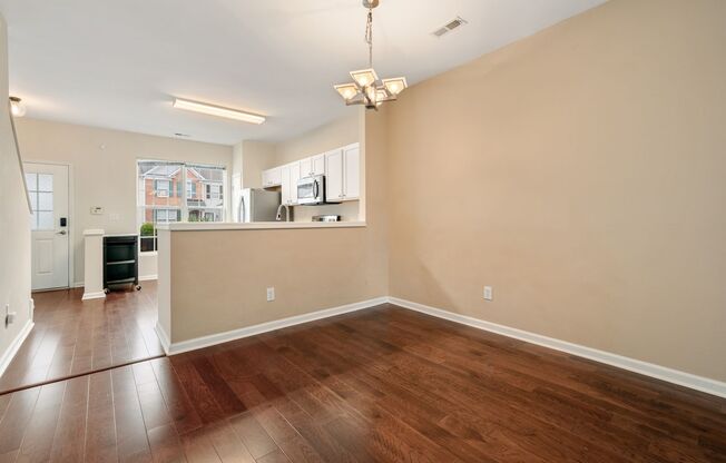 Charming 2 Bed/2.5 Bath Townhome!  Pet Friendly!