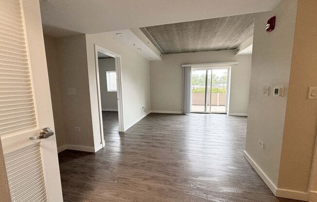 2 beds, 1 bath, 826 sqft, $2,500, Unit 410