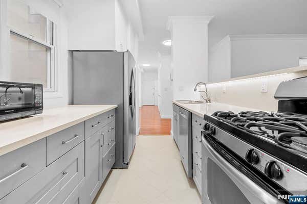 58 W 58th St Apt 14D