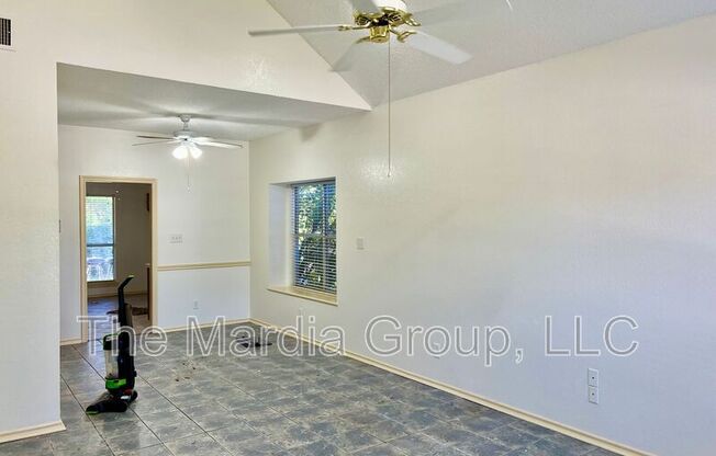 1364 CREEKVIEW DR