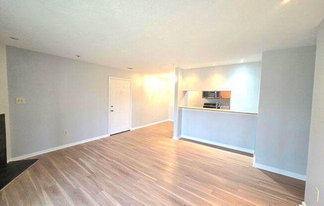 Beautiful 2 BR/2 BA Condo in Ellicott City!