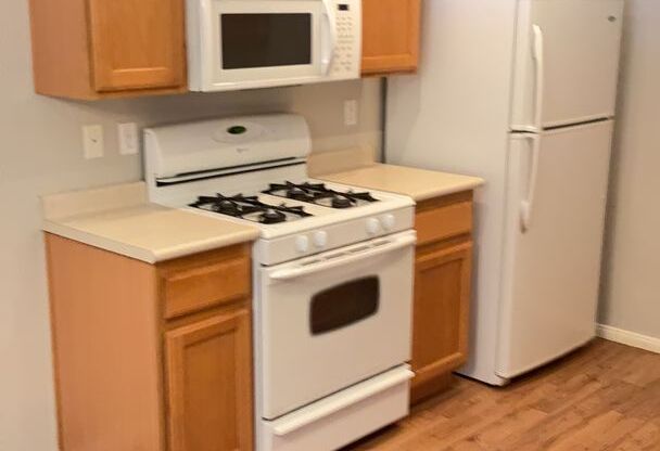 2 beds, 2 baths, $1,675, Unit # 1013