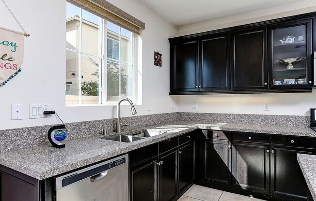 Beautiful 4 Bedroom Home in River Village!