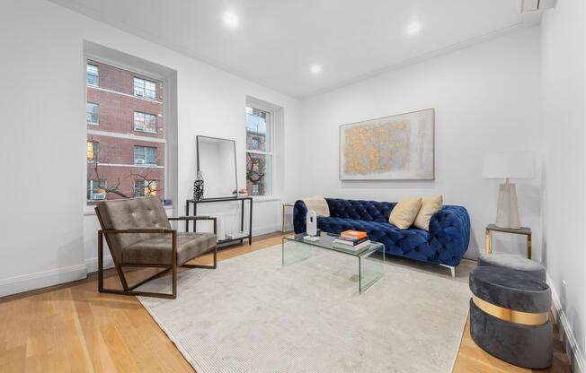 445 West 21 Street