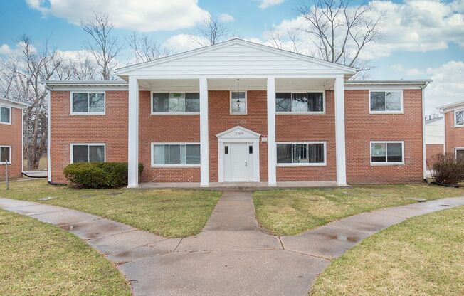 1 bed, 1 bath, 650 sqft, $660, Unit 3509 N Main Street Apt 7