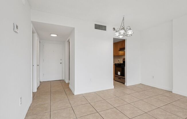 1 bed, 1.5 baths, 780 sqft, $1,850, Unit 210N