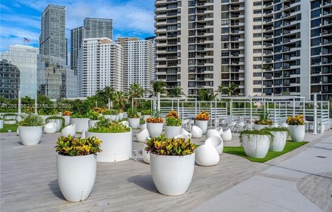 2 beds, 2 baths, $4,200, Unit # 1603