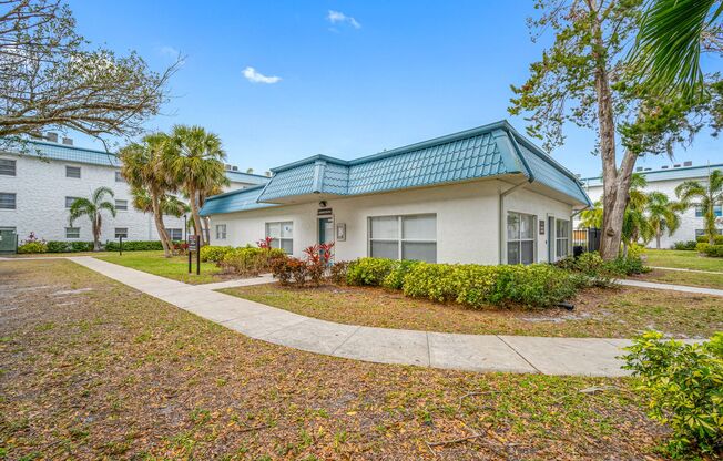 2 beds, 2 baths, 850 sqft, $1,795, Unit D205