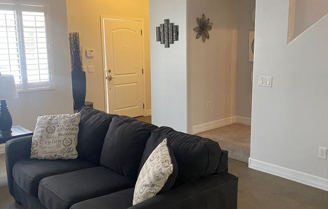 Fully Furnished Walk-In Ready in Scottsdale