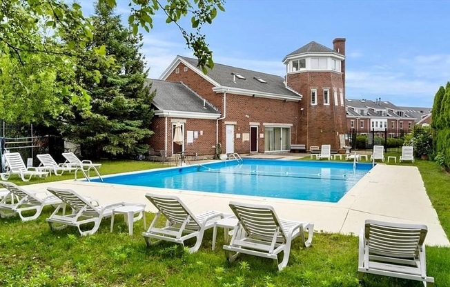 152 QUINCY SHR DR