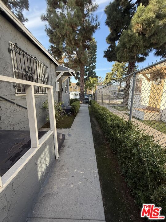 4082 LEIMERT BLVD