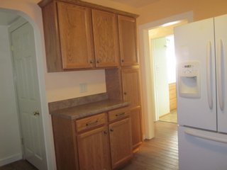 3 beds, 1 bath, $1,000