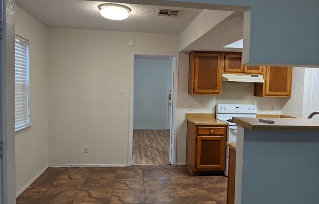 3 beds, 2 baths, 1,058 sqft, $1,600, Unit A