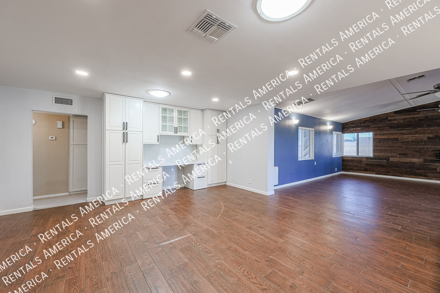 1360 W ESPLANADE ST