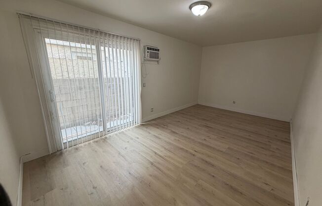 4-BEDROOM HOUSE. REMODELED KITCHEN-NO HOA!