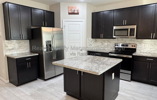 5 beds, 3 baths, 2,033 sqft, $2,990