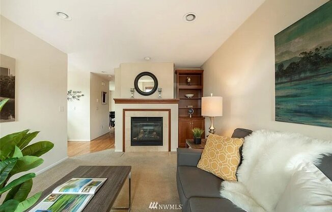 1311 16 AVE S