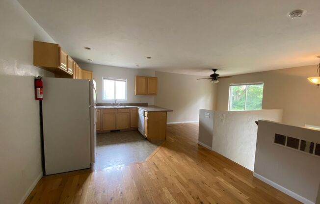 3 beds, 1 bath, $1,500, Unit 1213 Lafayette