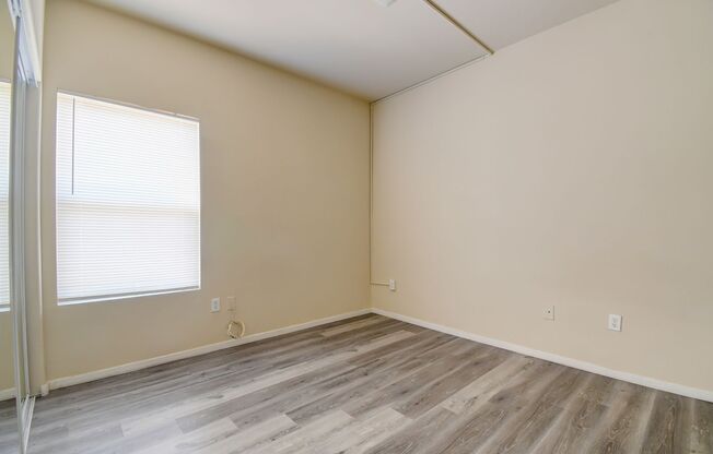 3 beds, 2 baths, $1,895, Unit # 1077
